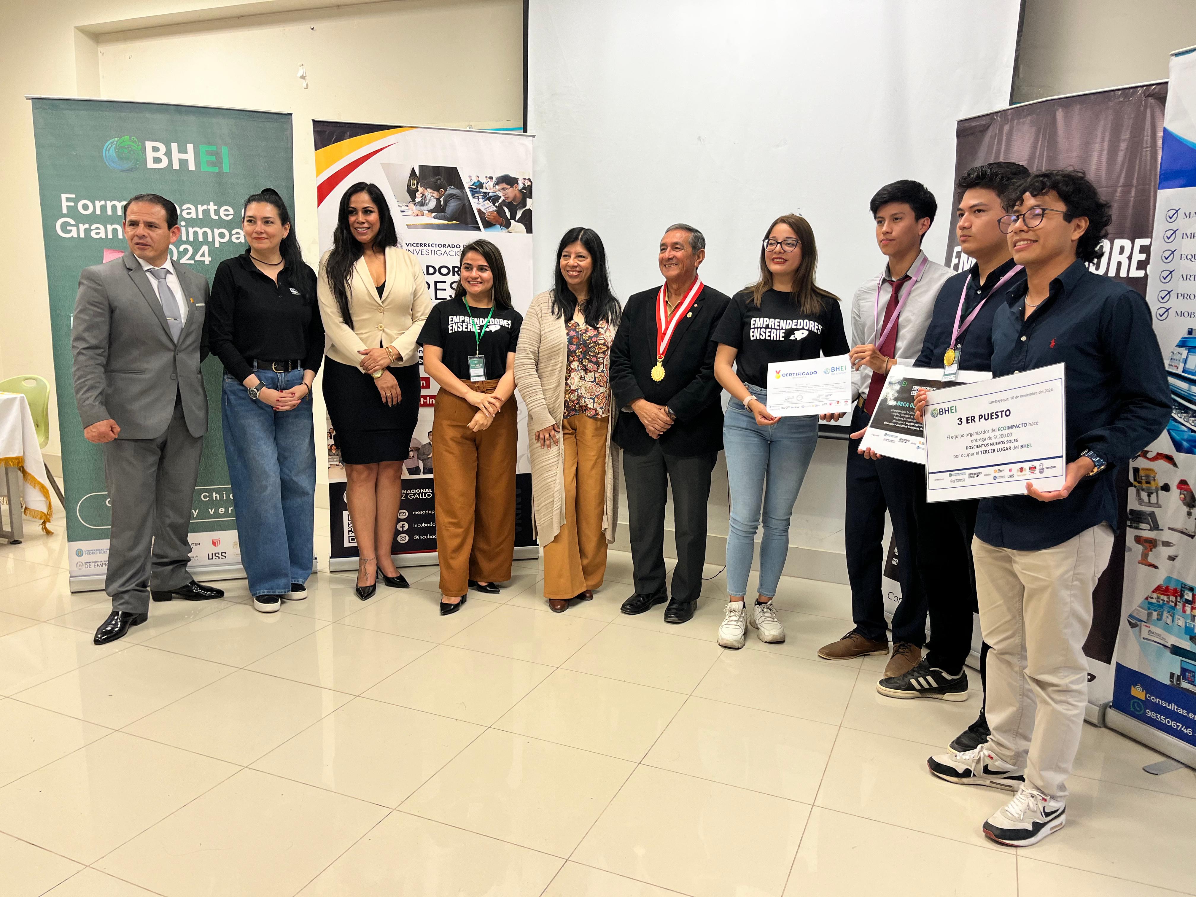 OrganicBox team receiving the award